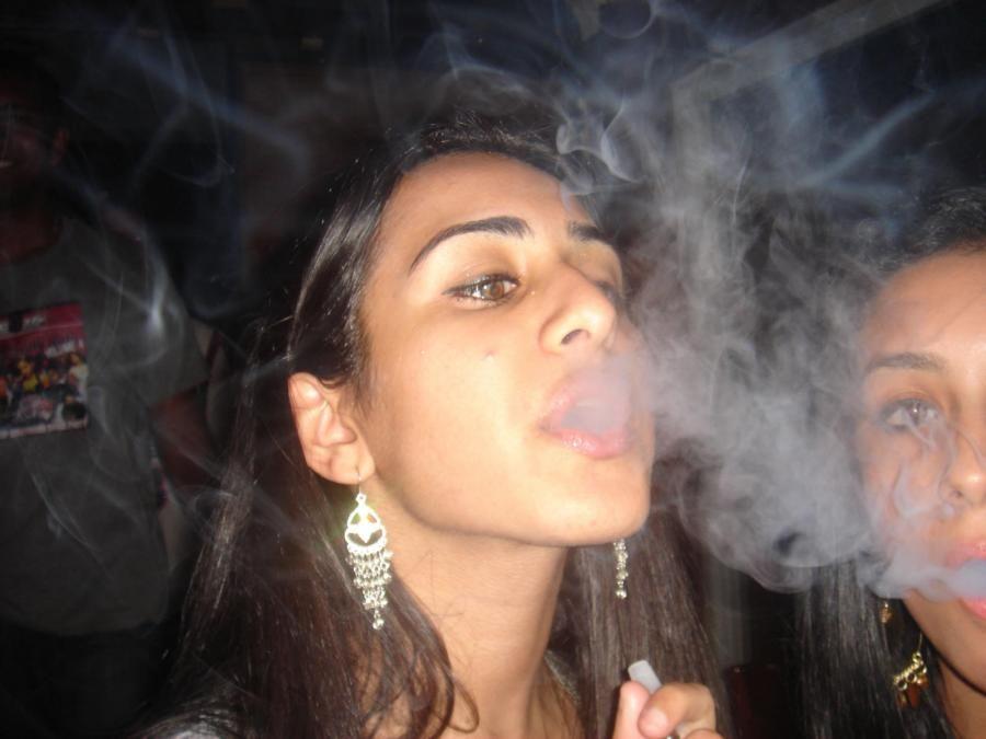 Photos: Indian Girls Smoking & Drinking Alcohol in Real LIFE