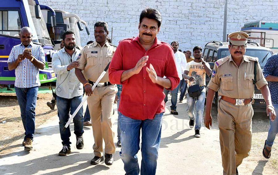 Photos: Katamarayudu Movie Shooting Latest Stills