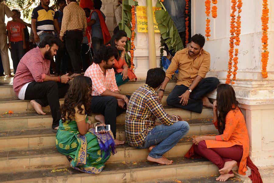 Photos: Katamarayudu Movie Shooting Latest Stills