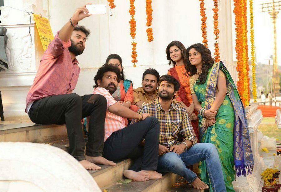 Photos: Katamarayudu Movie Shooting Latest Stills