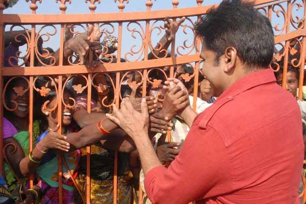 Photos: Katamarayudu Movie Shooting Latest Stills