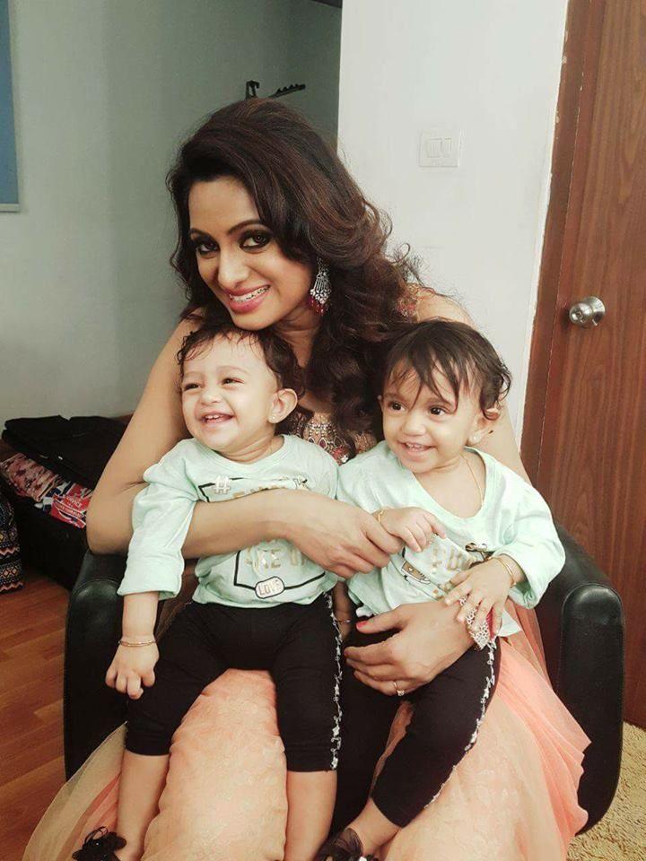 Pic Buzz: Udaya Bhanu's Cute Little Daughters