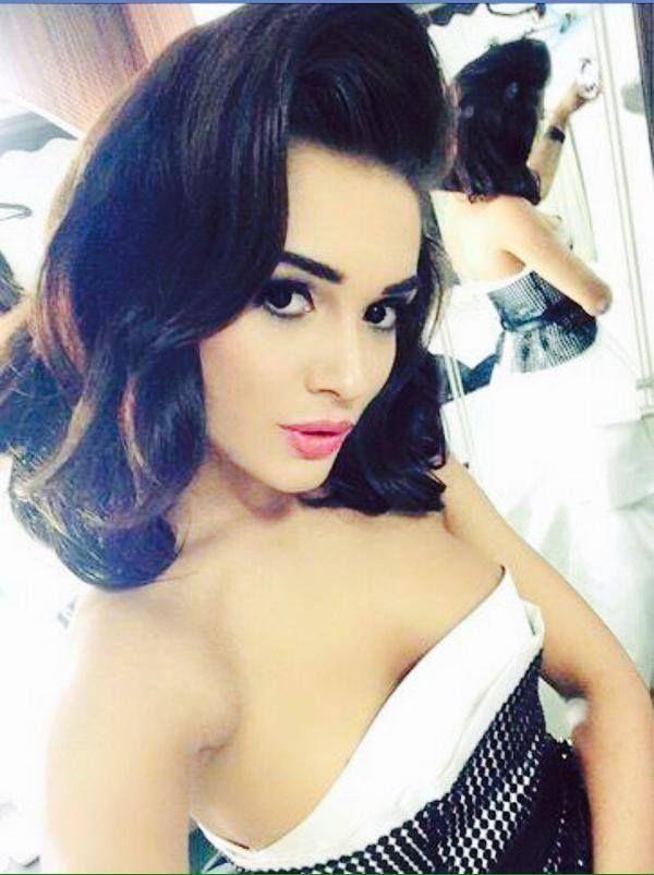 RARE & UNSEEN Photos of Amy Jackson