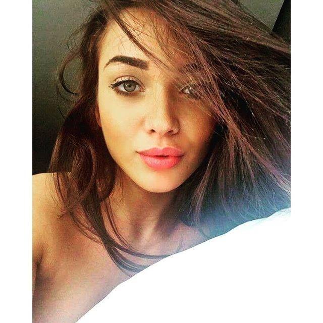 RARE & UNSEEN Photos of Amy Jackson