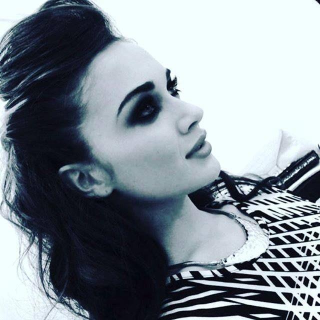 RARE & UNSEEN Photos of Amy Jackson