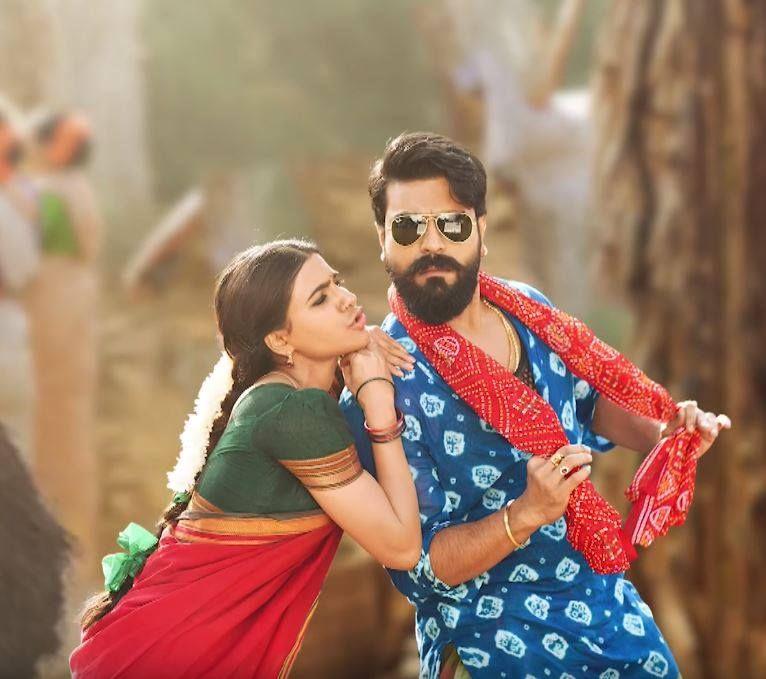 Ram Charan, Samantha & Pooja Hegde's working stills in a song from Rangasthalam