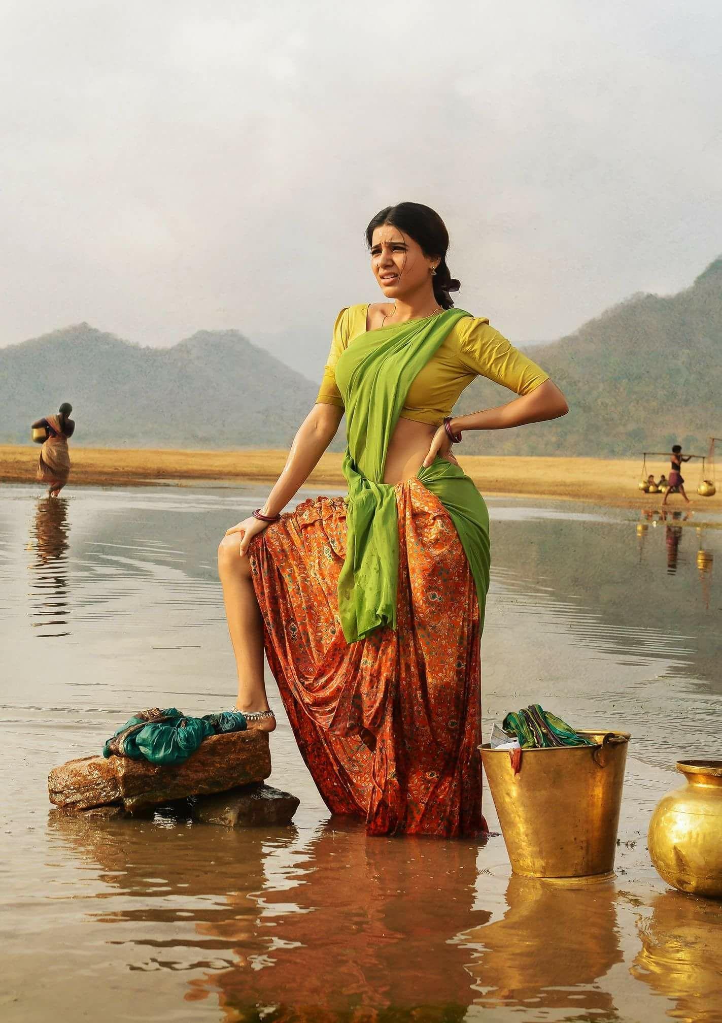 Ram Charan, Samantha & Pooja Hegde's working stills in a song from Rangasthalam