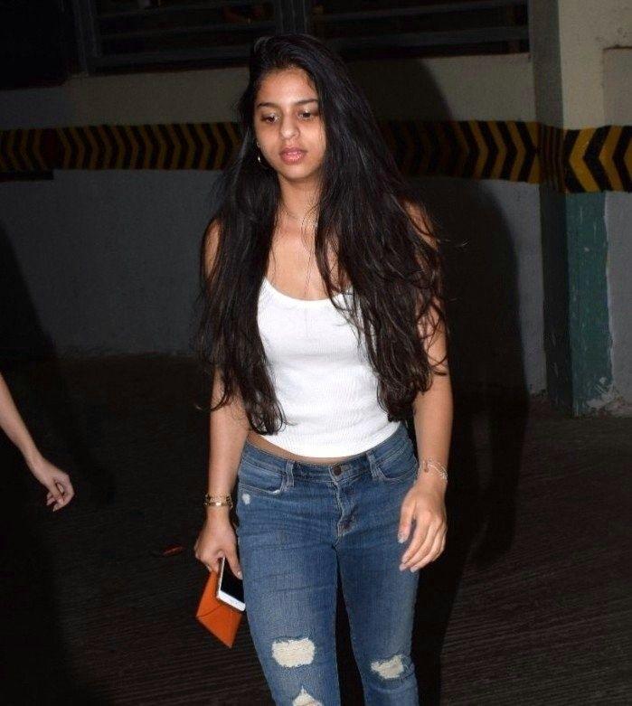 SRK's Daughter Suhana Khan Spotted At PVR Juhu Photos