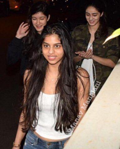 SRK's Daughter Suhana Khan Spotted At PVR Juhu Photos