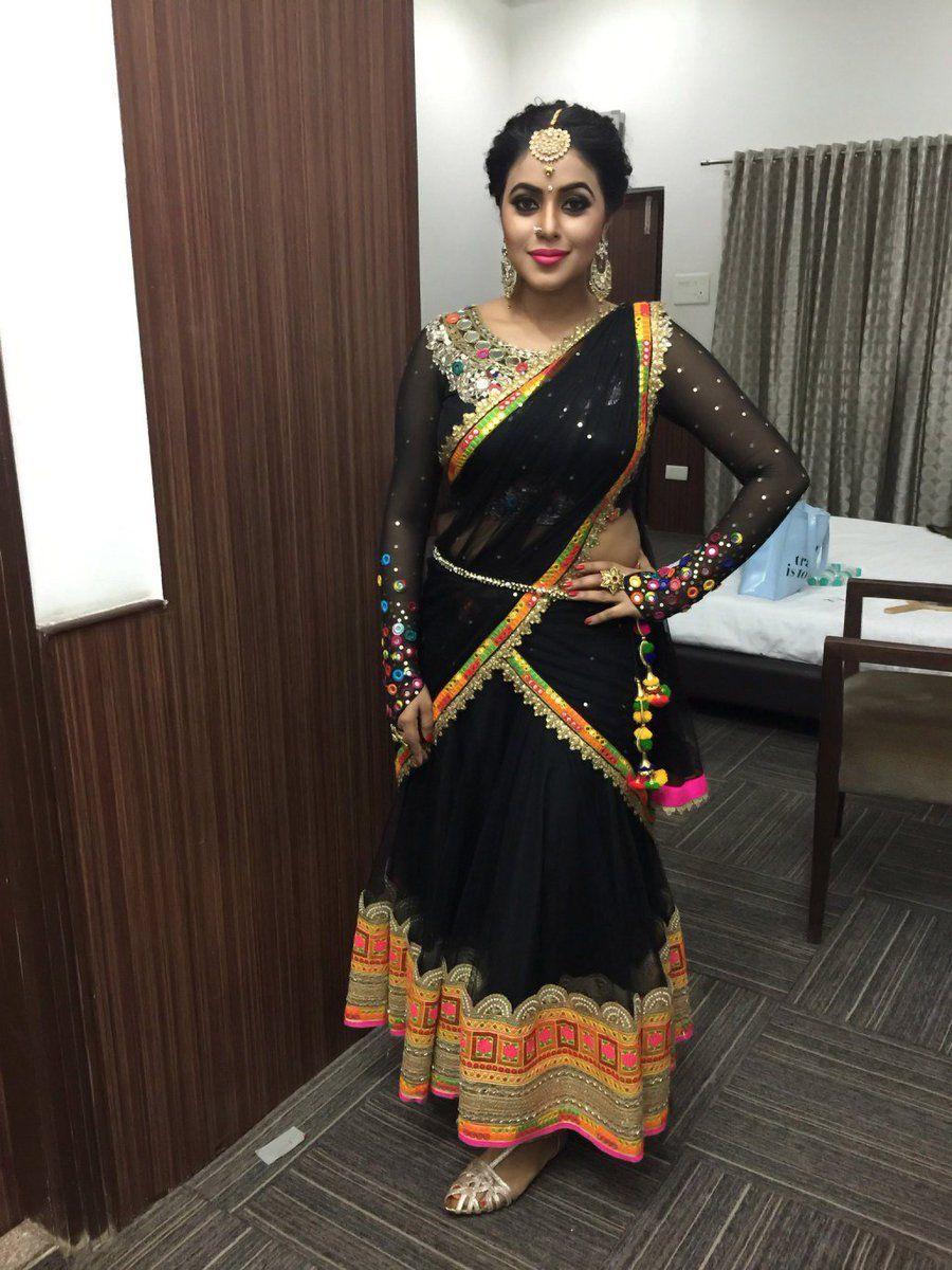 Shamna Kasim Aka Poorna Rare & Unseen Photos