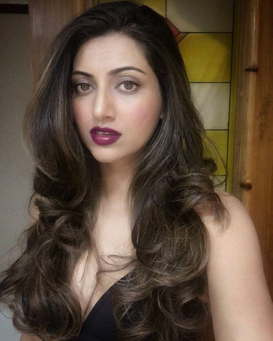 Side Actress Hamsa Nandini Never Seen Private Photos