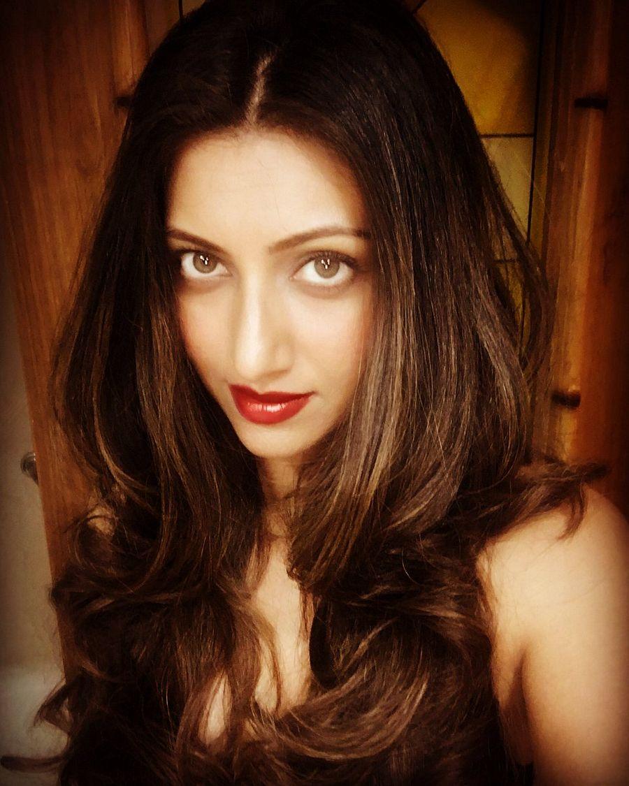 Side Actress Hamsa Nandini Never Seen Private Photos