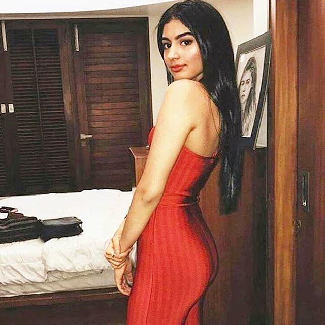 Sridevi's Daughter Jhanvi Kapoor Rare & Unseen Photos