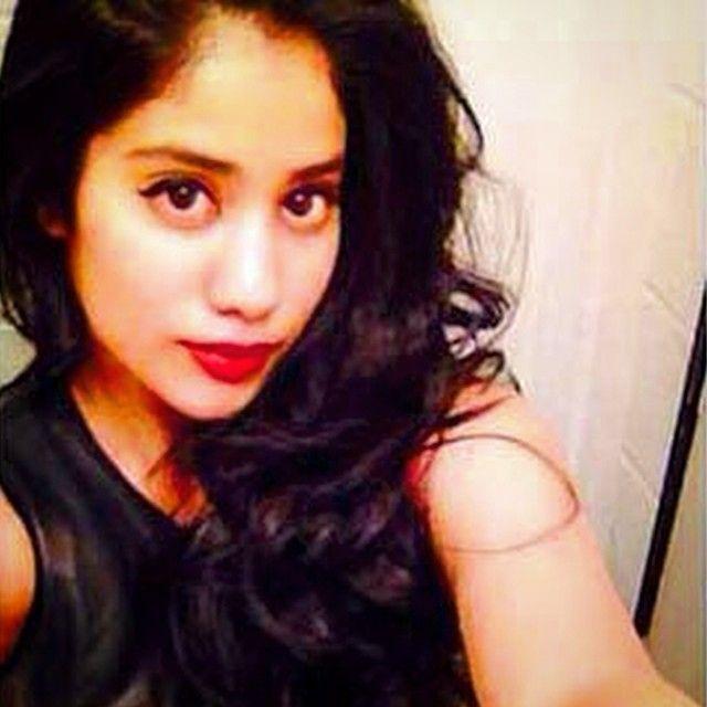 Sridevi's Daughter Jhanvi Kapoor Rare & Unseen Photos