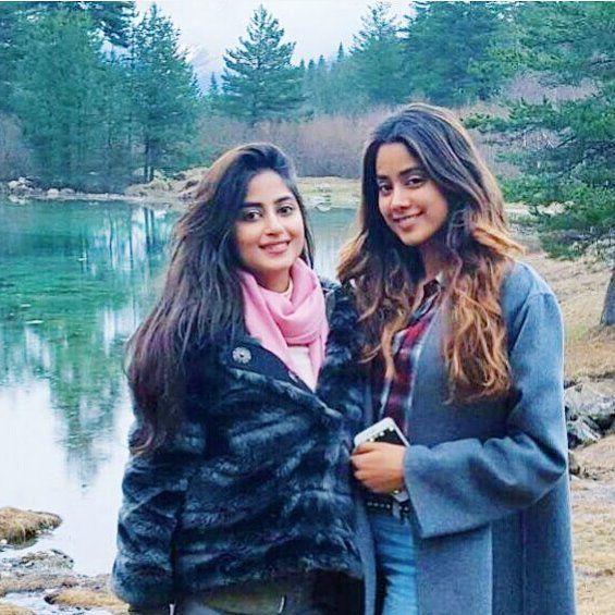 Sridevi's Daughter Jhanvi Kapoor Rare & Unseen Photos