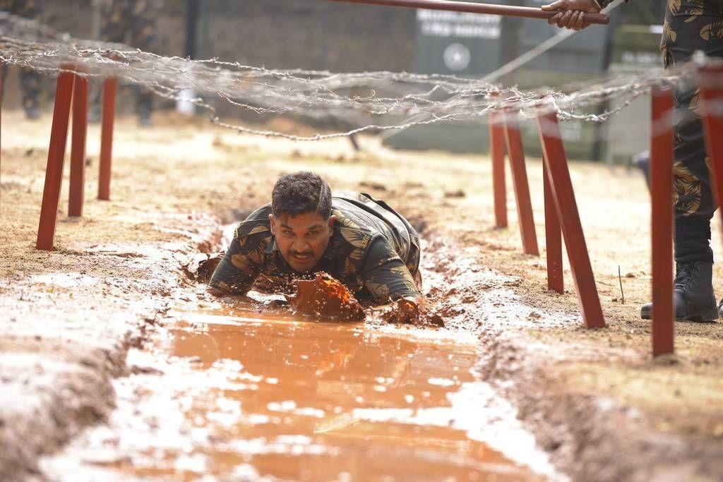 StylishStar Allu Arjun & Anu Emmanuel Stills from Naa Peru Surya