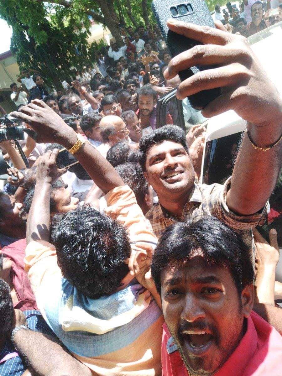 Superstar Rajinikanth Meeting with Thoothukudi People!