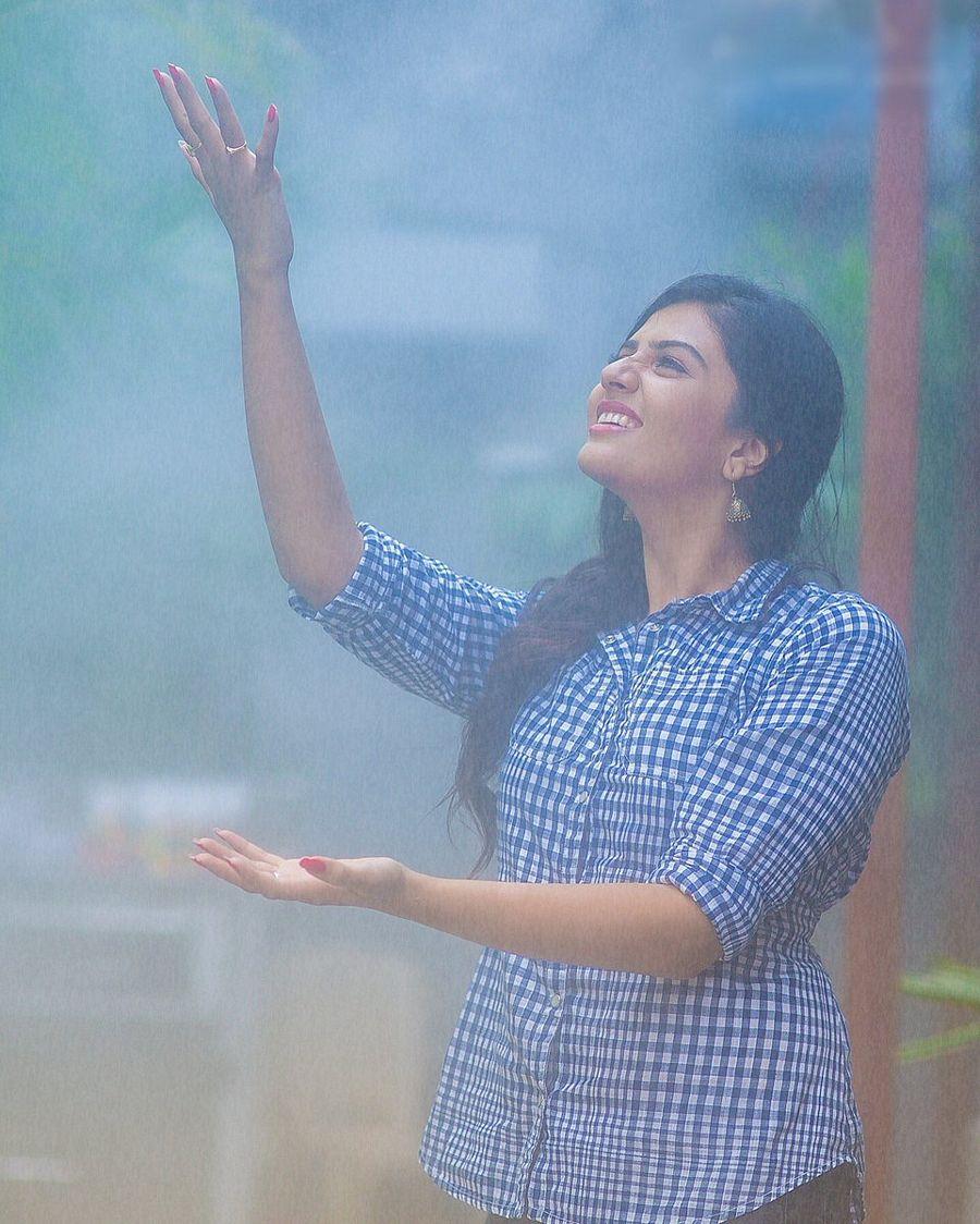 TV Anchor Sreemukhi Never Seen Photos Collections