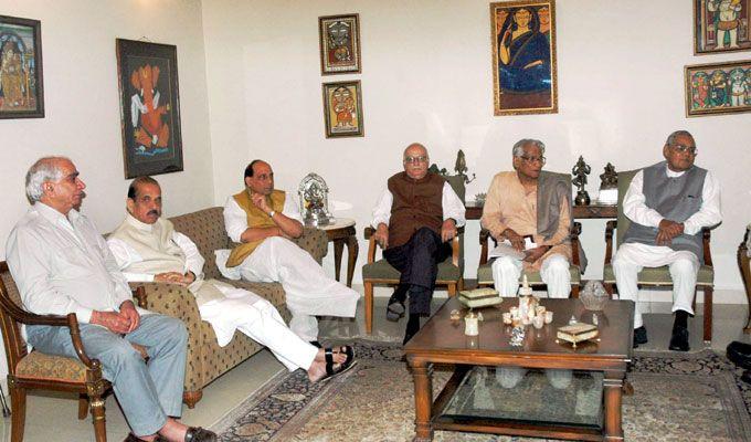 Unseen Photos: Atal Bihari Vajpayee with Indian Political Leaders