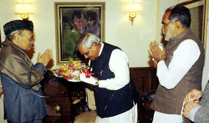 Unseen Photos: Atal Bihari Vajpayee with Indian Political Leaders