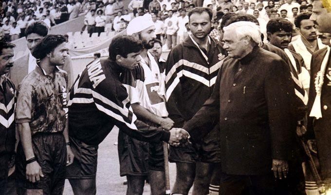 Unseen Photos: Atal Bihari Vajpayee with Indian Political Leaders