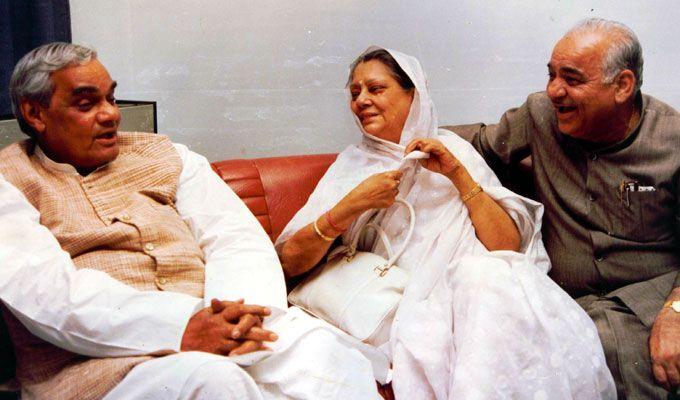 Unseen Photos: Atal Bihari Vajpayee with Indian Political Leaders