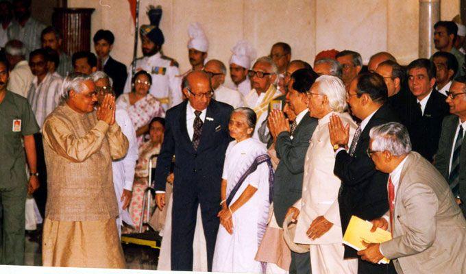 Unseen Photos: Atal Bihari Vajpayee with Indian Political Leaders