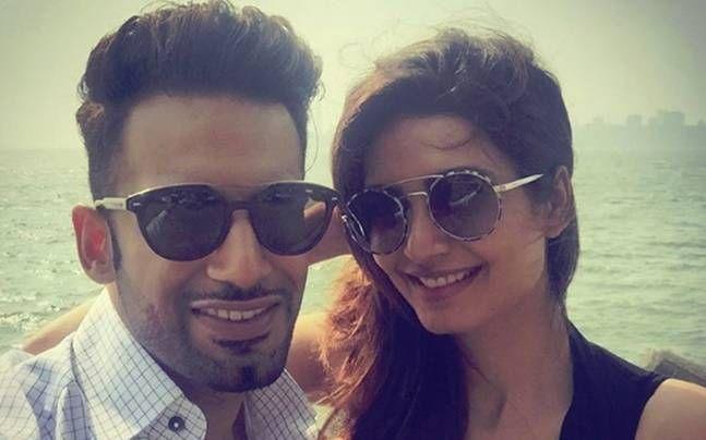 Upen Patel attacks ex-girlfriend Karishma Tanna in Twitter