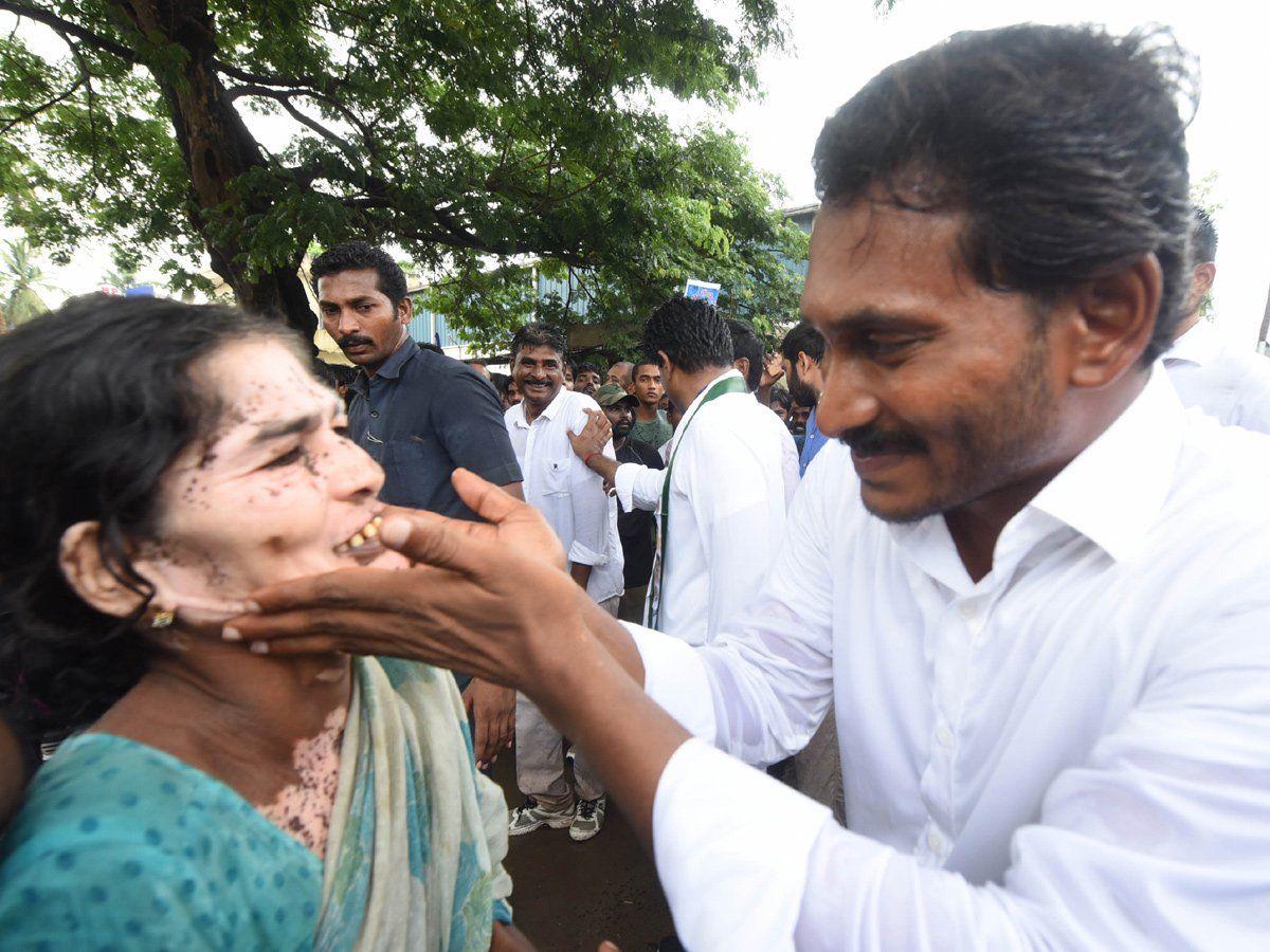 YS Jagan Continuous Padayatra In Rain Photos