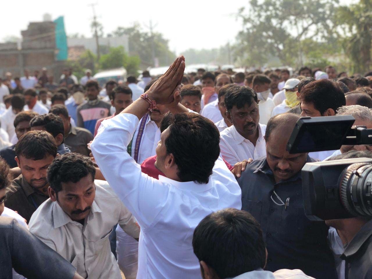 YS Jagan Mohan Reddy Speech at Ichchapuram Photos