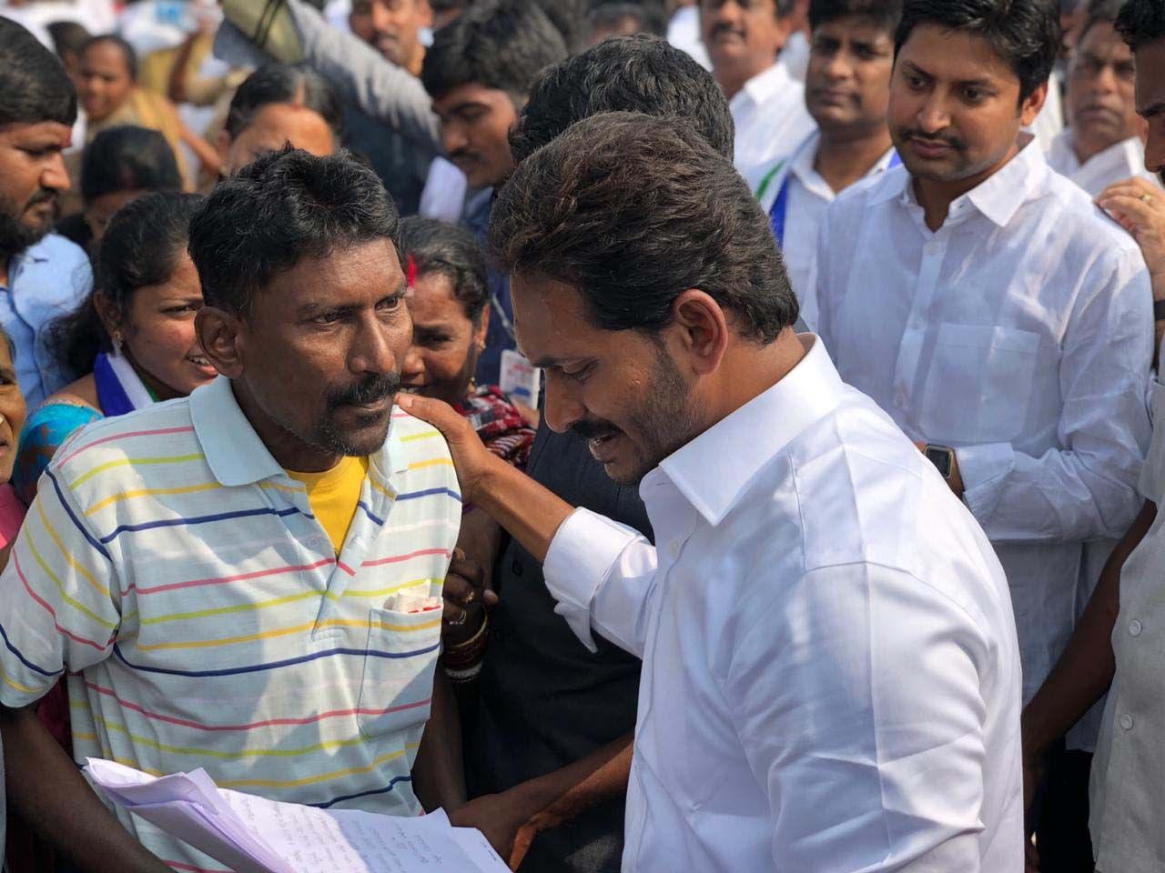 YS Jagan Mohan Reddy Speech at Ichchapuram Photos