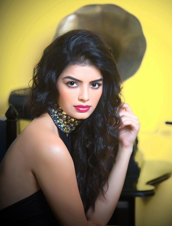 Actor Sonali Raut Never Seen Hot Photos Collection!