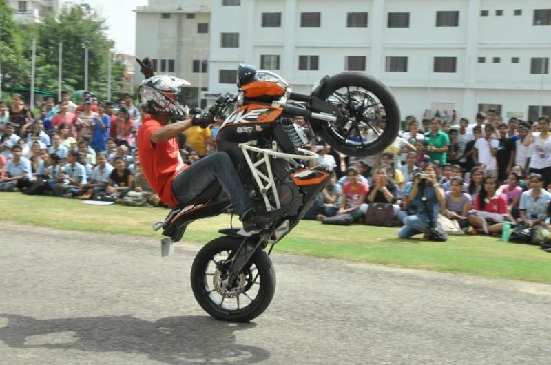 Bike Stunting Photos