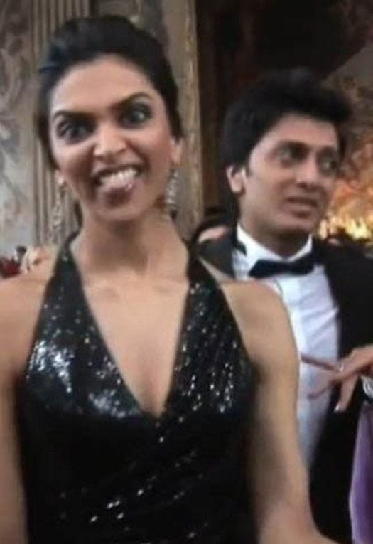 Bollywood Actors Caught Giving Funny Expressions