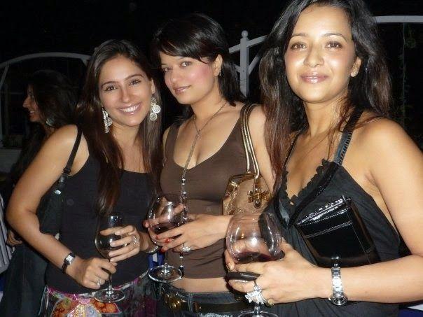 Drunken Actress Unseen Leaked Photos at Night Parties