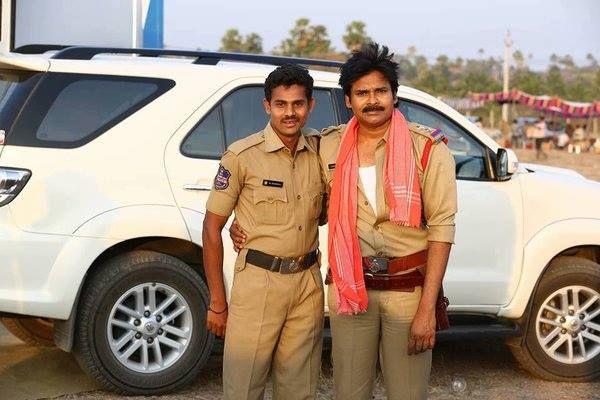 Pawan Kalyan Rare Photos with Fans Pics