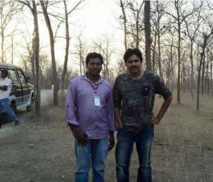 Pawan Kalyan Rare Photos with Fans Pics