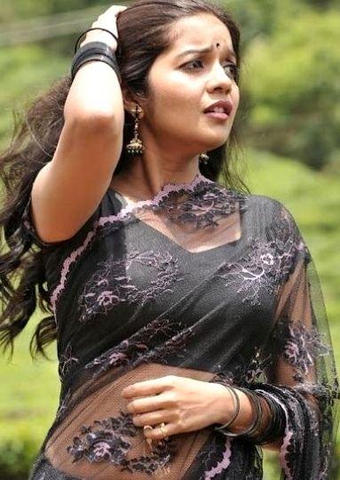 Indian Actress Hot in Traditional Wear