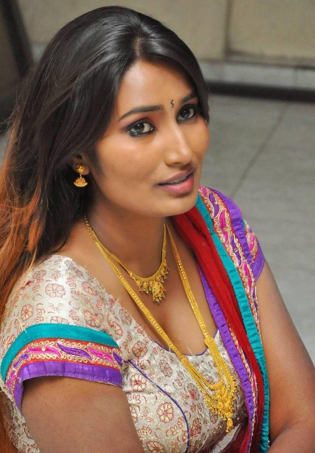 Indian Actress Hot in Traditional Wear