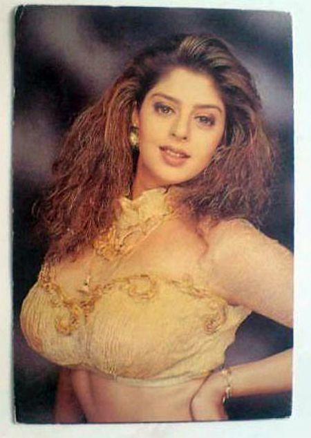 450px x 634px - Indian sexy actress Nagma Photos