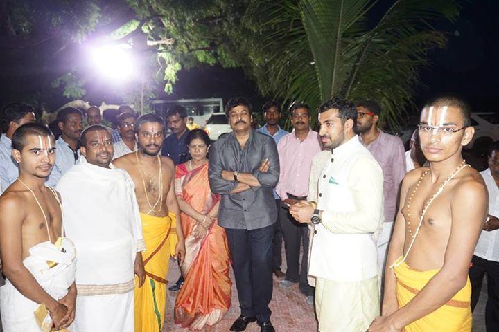 Jagan meets Chiranjeevi at Shastipoorthi Photos