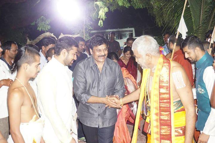 Jagan meets Chiranjeevi at Shastipoorthi Photos