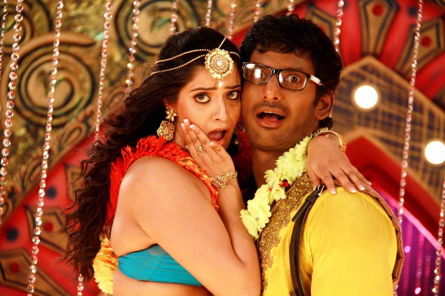 Madha Gaja Raja Movie Latest Wallpapers