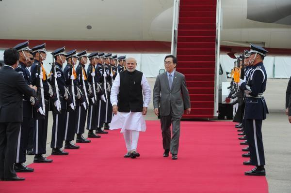 Narendra Modi south korea Photos