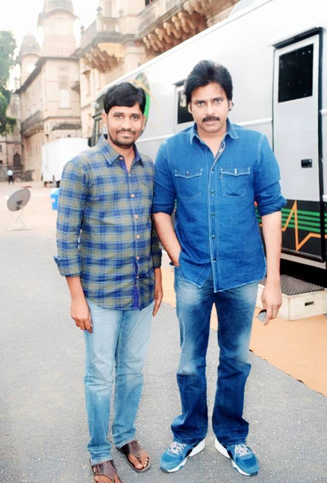 Power Star Pawan Kalyan recent Pics at shooting spot