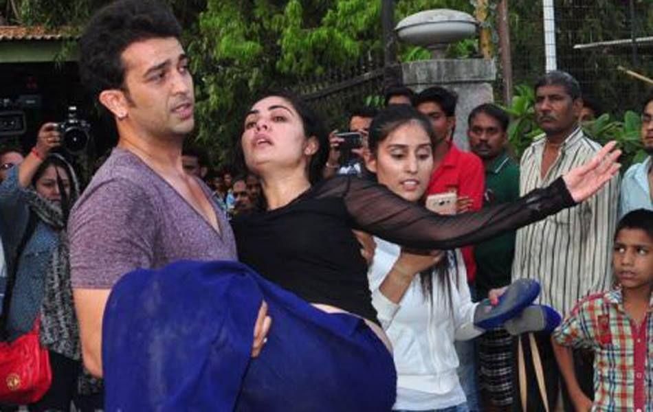 Pratyusha Banerjee Funeral Photos