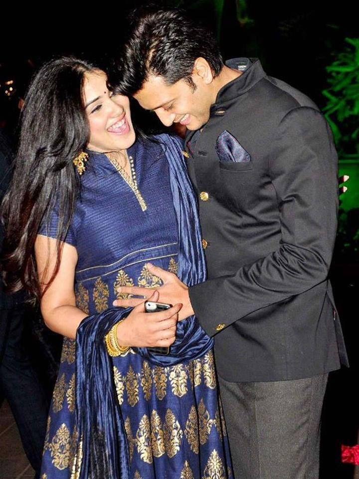 Ritesh Deshmukh Genelia Rare Photos