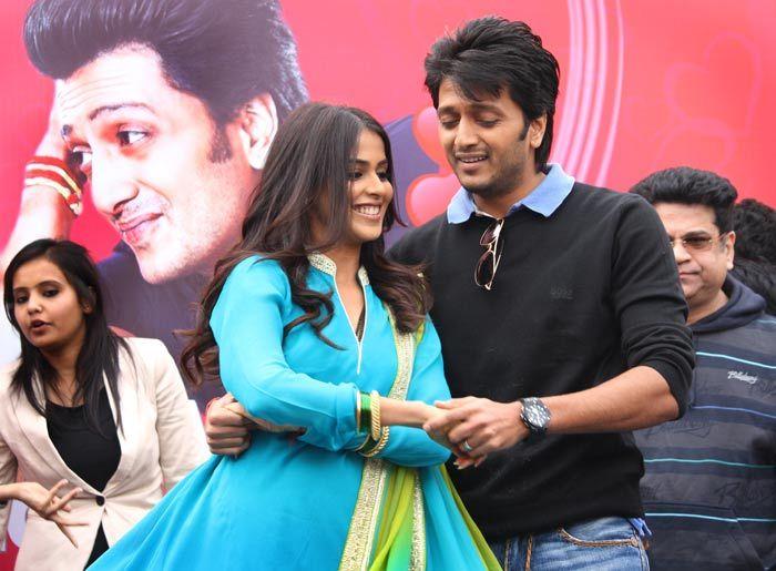 Ritesh Deshmukh Genelia Rare Photos