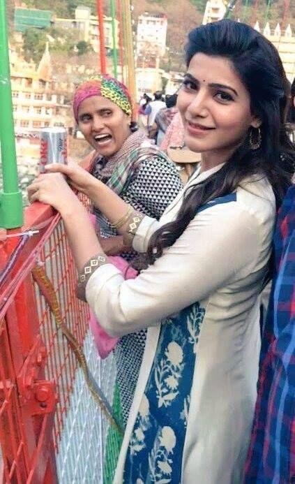 Samantha Latest Stills at Brahmotsavam Shooting