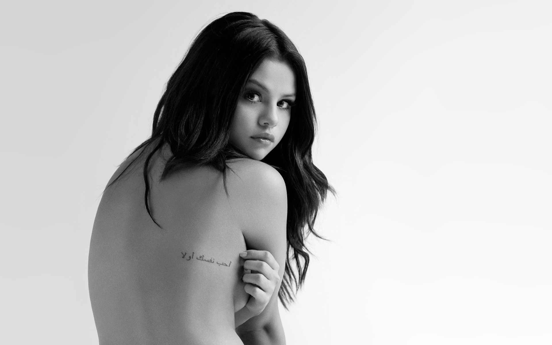 Selena Gomez Hot Wallpapers